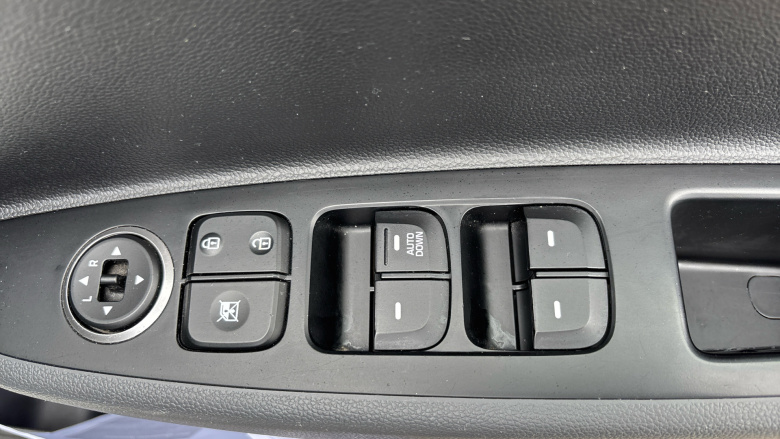 Hyundai i10 1.0 SE 5dr Petrol Hatchback